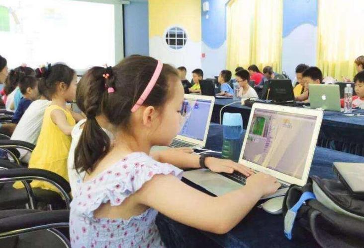 给朋友的孩子送什么好处,孩子学编程有什么好处