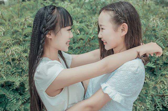 闺蜜打孩子送什么好呢,闺蜜打孩子住我家有影响吗