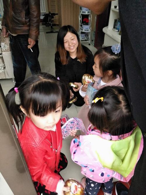 做客给孩子买什么礼物,去做客给小孩子带什么东西