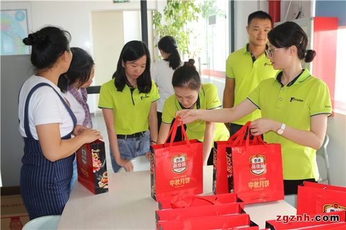 公司给员工礼品发放方式,,企业发放福利时是按照什么发放的?