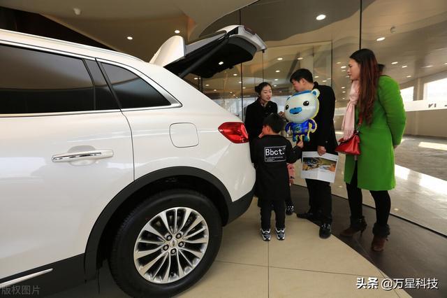 给汽车公司的礼物,,亲戚汽修店开店送什么?