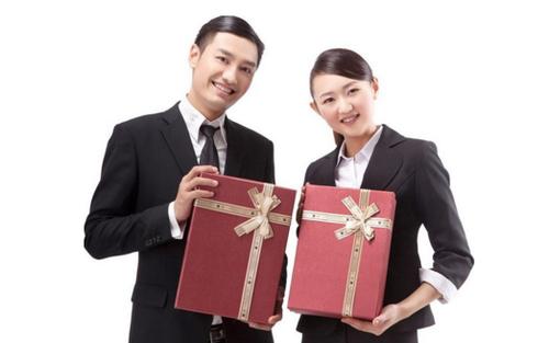 送女领导的孩子什么东西好,女领导生孩子送什么好呢