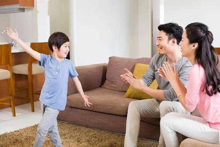 两岁孩子带什么礼物,两岁孩子打人家长如何处理