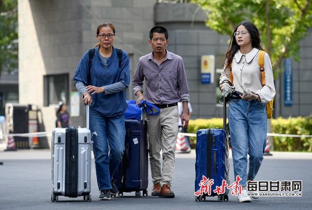 孩子上大学送什么好,朋友家孩子上大学送什么好