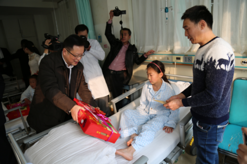 客户小孩子病了送什么好,客户小孩住院去看望送什么好