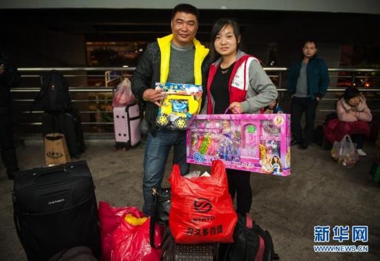 回家送给孩子什么礼物，外地工作回家给孩子买礼物