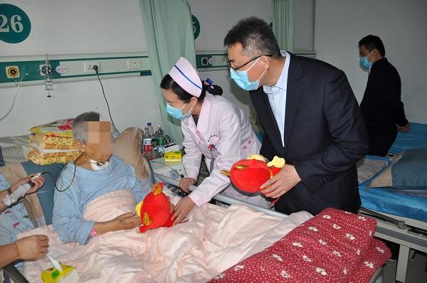 客户领导住院带什么礼品,女领导住院看望买什么好
