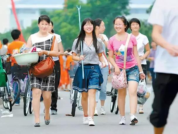 孩子高中开学送什么,孩子高中开学送什么好