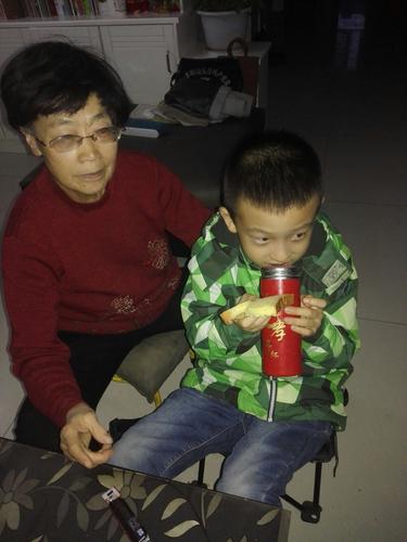 元旦给孩子礼物,,姥姥送外孙什么礼物?