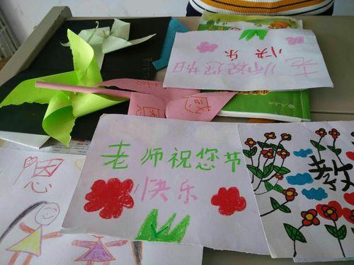 老师给孩子发的礼物,老师给孩子发的礼物怎么感谢,妈妈给孩子的最珍贵的礼物是什么?妈妈还给我们什么礼物?