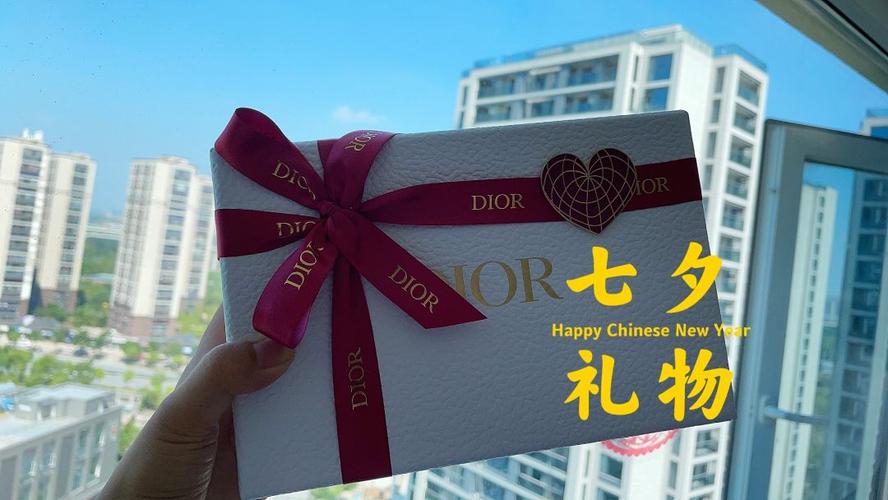 七夕父母给孩子礼物,,给爸妈七夕节礼物该写什么?