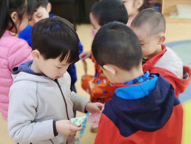 给小孩子礼物买点啥,,离别送小朋友什么好?