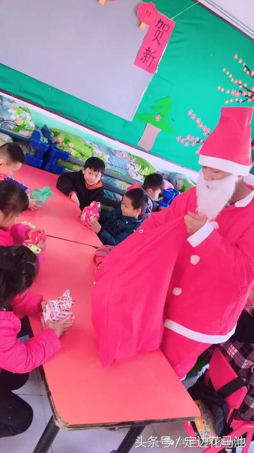 小孩子圣诞节礼物图片，小孩子圣诞节礼物图片大全，圣诞老人是哪一天来给小朋友送礼物呢？平安夜，还是圣诞节？