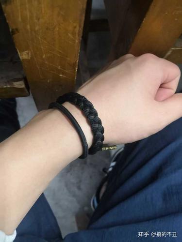送女孩子有寓意的东西,,女生送她扎头发的东西给男生,有什么含义?大神们帮帮忙?
