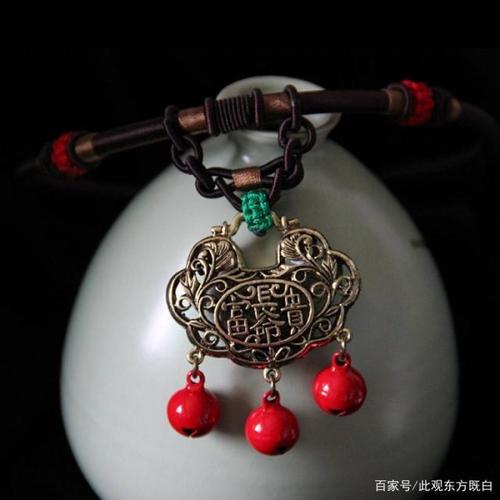 能送女孩子颈带吗,能送女孩子颈带吗,长命锁不能随便带是怎么回事。带长命锁的禁忌?