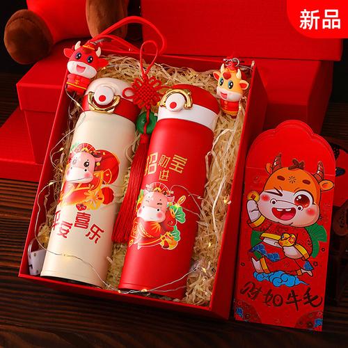 给女孩子的过年礼物,给女孩子的过年礼物送什么好,女生新年送男生什么礼物好呢?