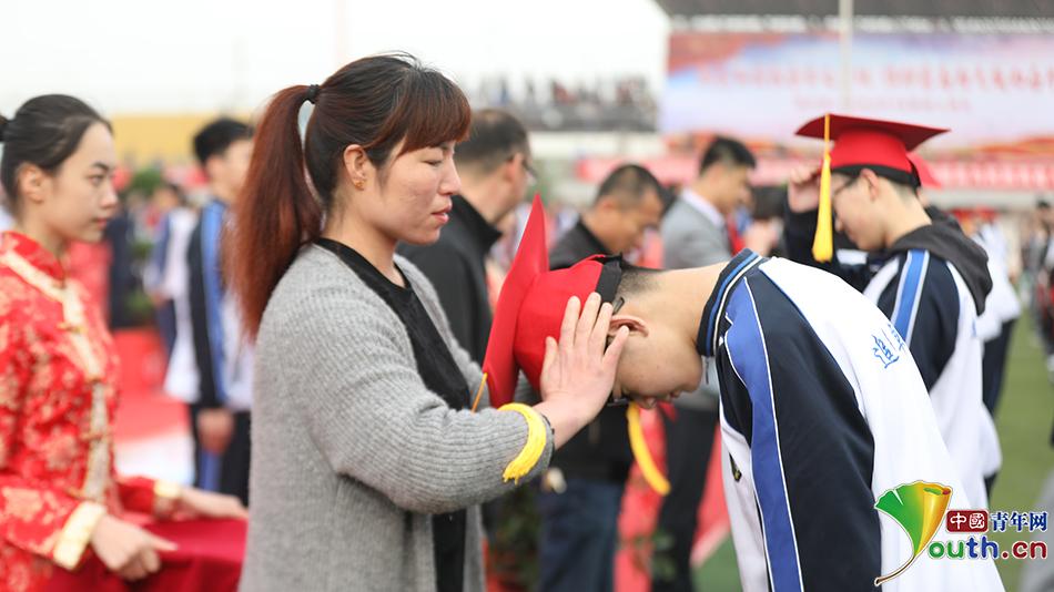 成人礼孩子父母穿啥衣服,,8度婴儿穿什么衣服合适?