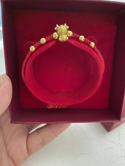 100左右的礼品送女孩子,,侄女满月姑姑送什么比较有纪念意义?在100块钱之内的?