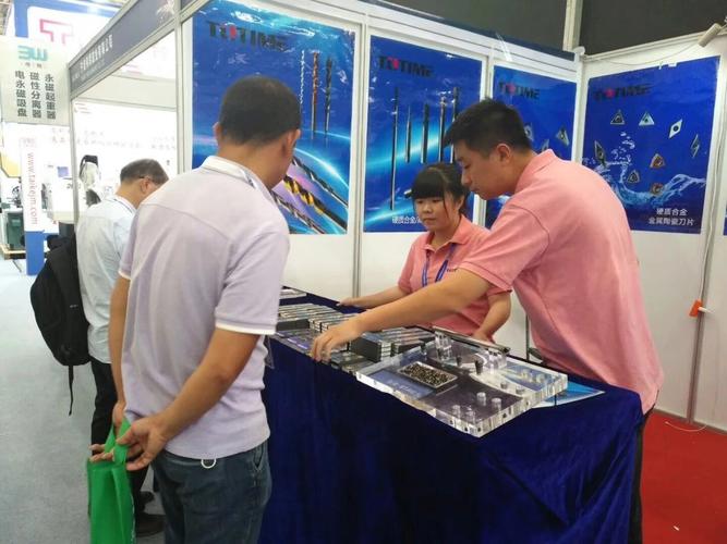 给展会客户送小礼物,,展会吸引客户的文案简短?