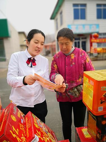 银行春节赠送客户礼品,银行春节赠送客户礼品活动方案,四大行大额存单哪个礼品多?