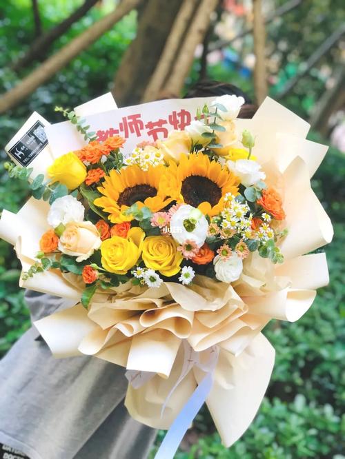 教师节送老师花,教师节送老师花送几朵,教师节送一束还是一朵花?