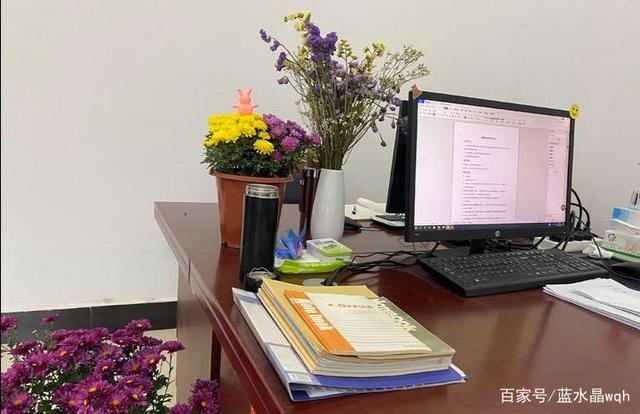 老师办公室可以收礼品吗，老师办公室可以收礼品吗知乎，大学怎样给导员送礼？