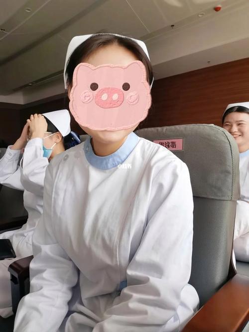 可以放老师办公室的礼物，可以放老师办公室的礼物有哪些，请问实习护士给带教老师买什么礼物好些，有时她请我吃饭，快出科室了说什么话比较好？谢谢？