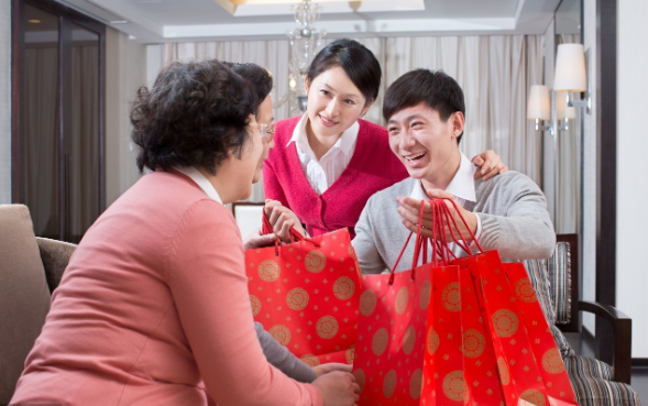春节送客户什么价位礼品好，春节送客户什么价位礼品好呢，潮汕过年给岳父岳母红包多少合适？