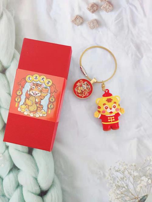年会小礼品，年会小礼品选什么好实用，年会送员工的实用礼品？