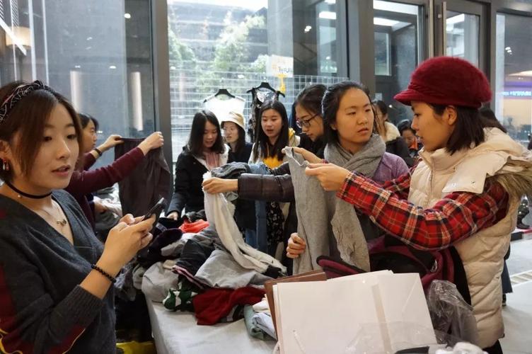 礼品定制加盟,礼品定制加盟店,换码收旧衣服交加盟费是骗局吗?