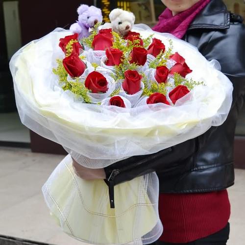 送老婆玫瑰花应该送多少朵,送老婆玫瑰花应该送多少朵合适,送老婆玫瑰花祝福语简短?