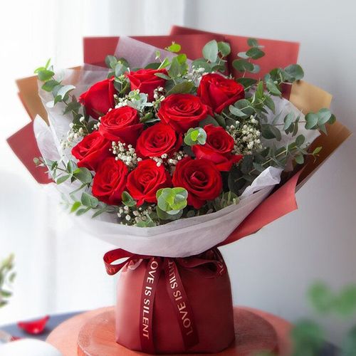 送老婆什么比较合适，，老婆过生日，送什么花? 送多少朵？