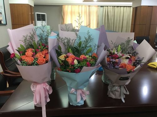 老师退休送什么花,老师退休送什么花最好,今年退休教师取暖费该领多少钱?