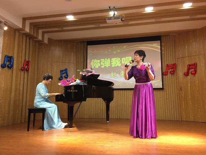 送什么东西给音乐老师,送什么东西给音乐老师比较好,音乐培训声乐老师的薪水一般是多少?