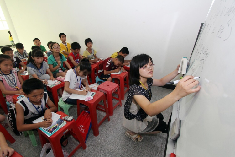 辅导班奖励礼品,辅导班奖励礼品有哪些,我有个亲戚的小孩开学上高一,我该送她什么礼物呢?