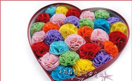 母亲节给老师送什么礼物，母亲节给老师送什么礼物比较好，又是一年一度的教师节，该不该给老师送点礼物，送什么合适呢？