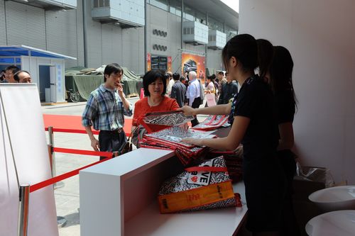 包头工艺礼品定制，包头工艺礼品定制厂家，包头车展有什么优惠力度？
