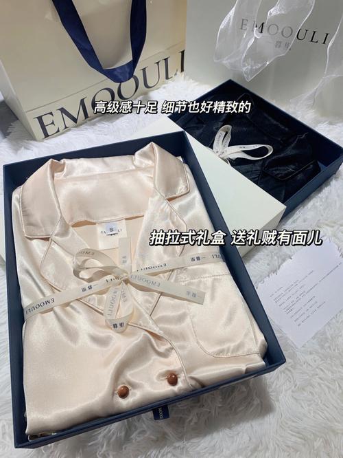 男装店送礼品送什么好，男装店送礼品送什么好呢，七夕送男装怎么发圈？