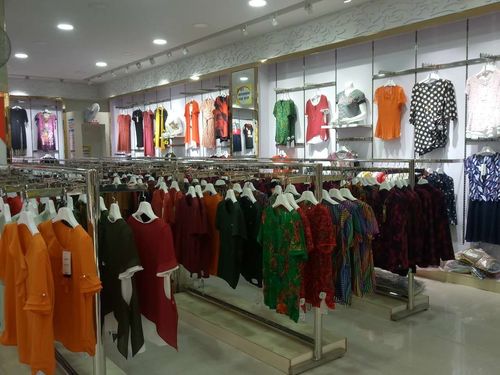 服装店送礼品送什么好，服装店送礼品送什么好呢，妹妹服装店开业送什么好？