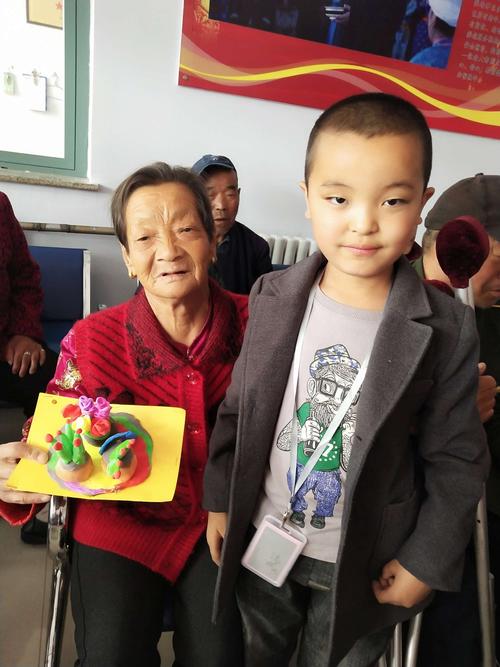 重阳节给老人发放什么礼品，重阳节给老人发放什么礼品好，过年给爷爷奶奶买什么礼物？