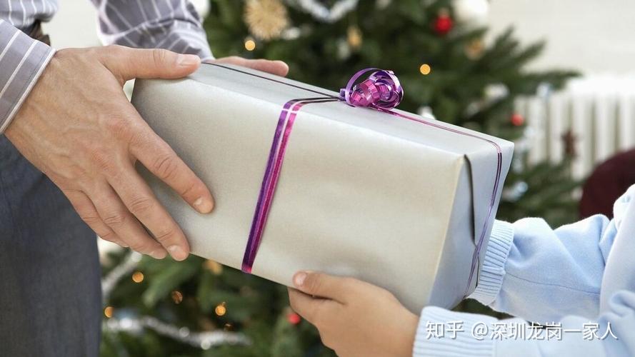2000块钱能买什么礼品,2000块钱能买什么礼品送人,2000年走亲戚带什么礼物?