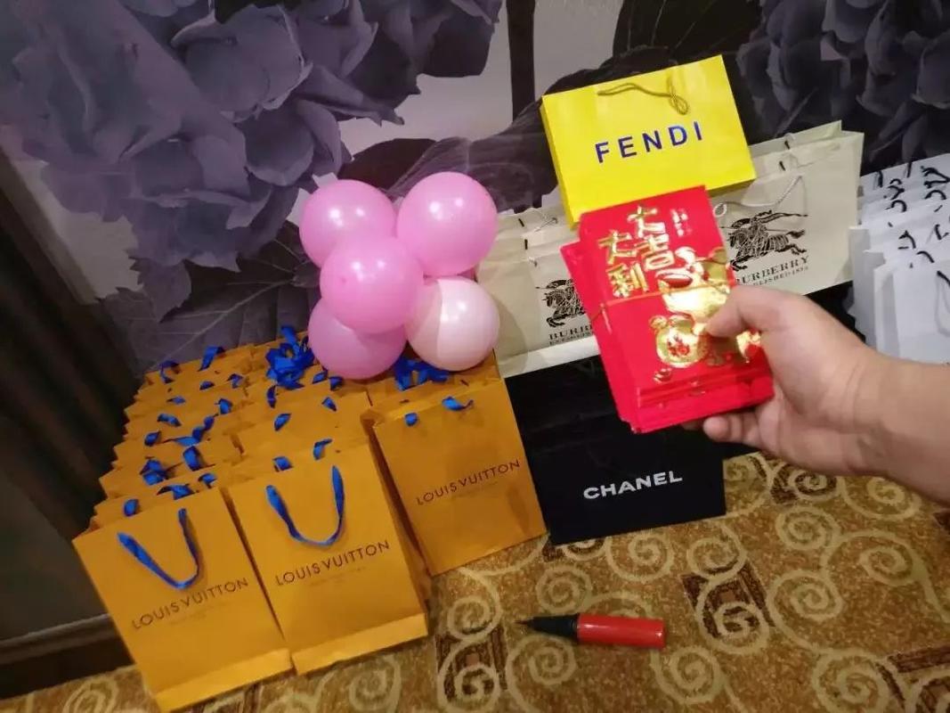 怎么老板娘过年送的礼品,怎么老板娘过年送的礼品都没有了,感谢老板娘送的礼物的句子?