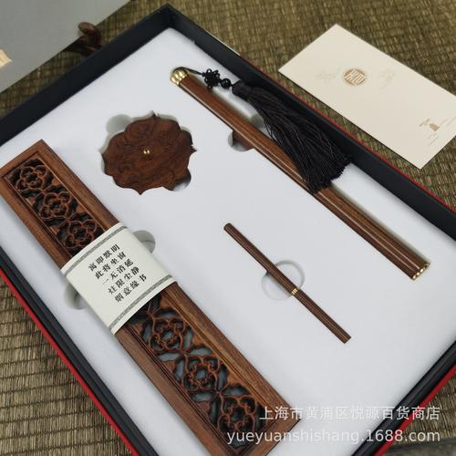 上海定做礼品地方，，上海哪里适合买便宜的小礼品？