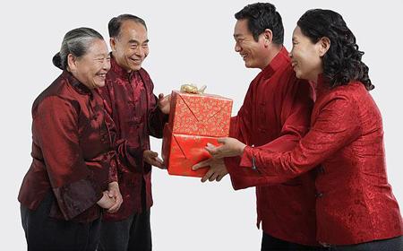见父母买什么礼物,见父母买什么礼物好,双方家长见面四样礼物?
