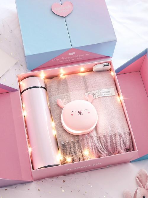姐姐过生日送什么礼物,姐姐过生日送什么礼物合适,姐姐生日,妹妹要送什么礼物给姐姐?(感情很深)?