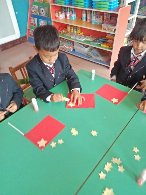 庆祝国庆小礼品,庆祝国庆小礼品有哪些,宝宝国庆我也不要礼物了发朋友圈?