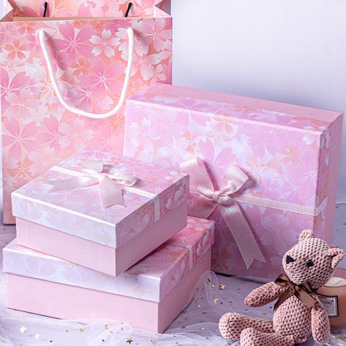 上海礼品盒子出租,上海纸盒子回收,来上海买什么礼物给家人?