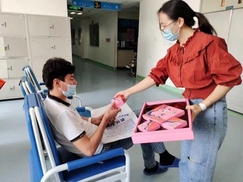 看望病人哪几样礼品，看望病人哪几样礼品好，看望病人哪几样礼品