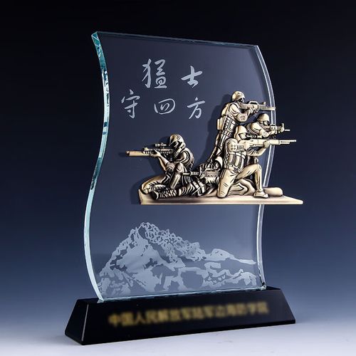 送退伍军人什么礼物,送退伍军人什么礼物好,军训后,我们集体给教官送礼物,送什么比较好?