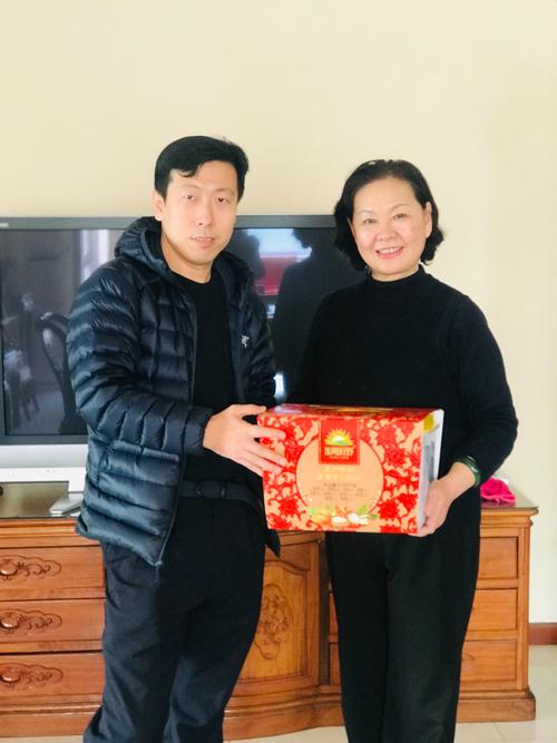 离退休处礼品发放,离退休人员发放慰问品依据,送退休老干部什么礼品比较好?